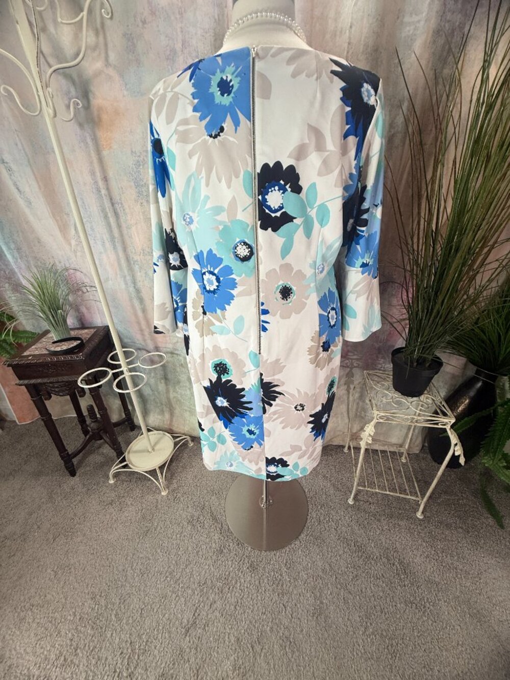 πCalvin Klein Oversized Blue & Teal Floral Pattern Dress with 3/4 Bell Sleeves - Picture 2 of 14